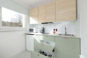 雪櫃、微波爐、爐具、咖啡機/沖茶器