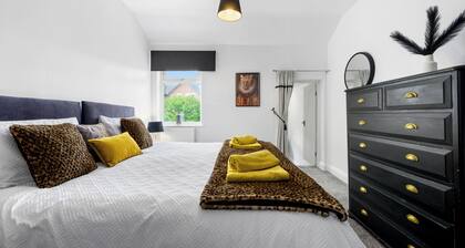 🖤 Beautiful 3 bedroom EXCLUSIVE Victorian terraced house - dog friendly