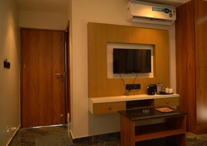Superior Suite, City View | Desk, free WiFi - Hotel OM Tapovan (Ahmedabad)
