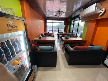 Bar (on property). Hotel KJS Inn