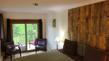 Panoramic Room, Lake View | Desk, free WiFi