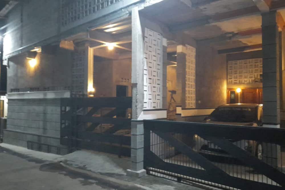 Hotel O Chimi Rumah Kost
