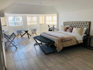 1 habitación, ropa de cama de alta calidad, cubrecamas y minibar