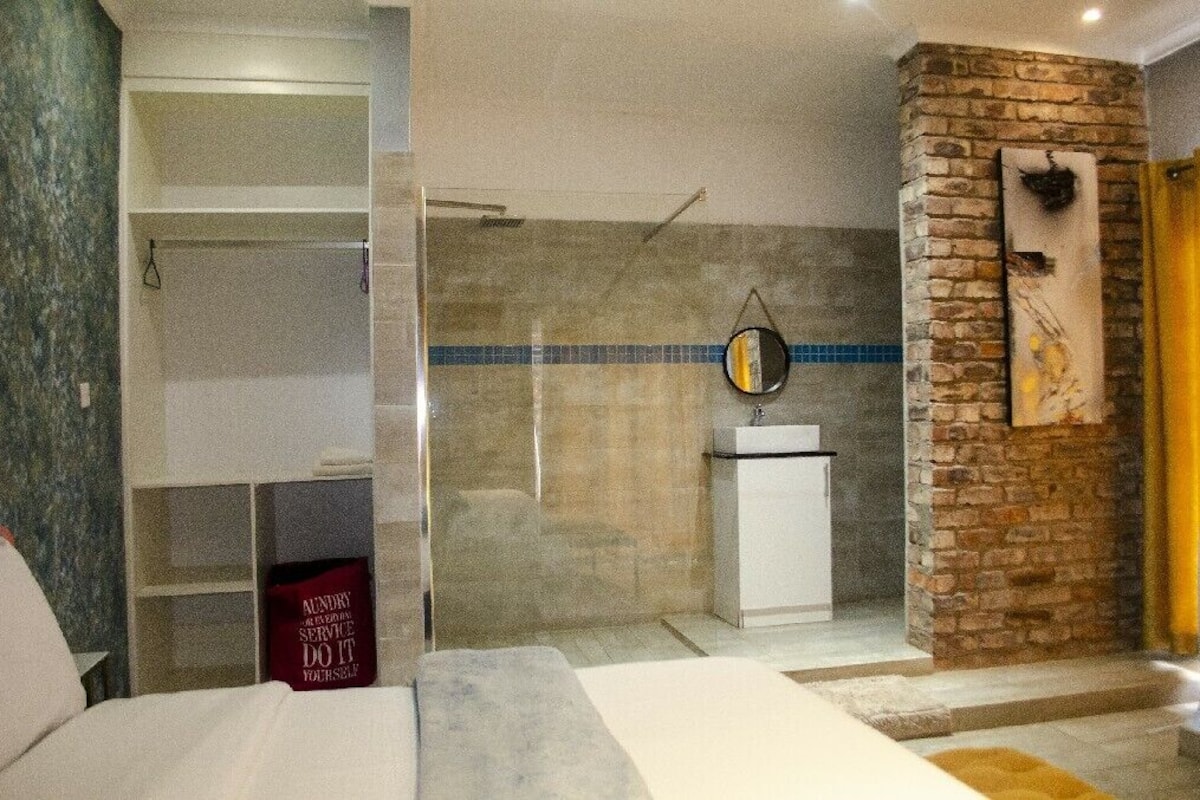 Suíte luxo | 1 quarto, roupas de cama premium, edredons de pluma, frigobar
