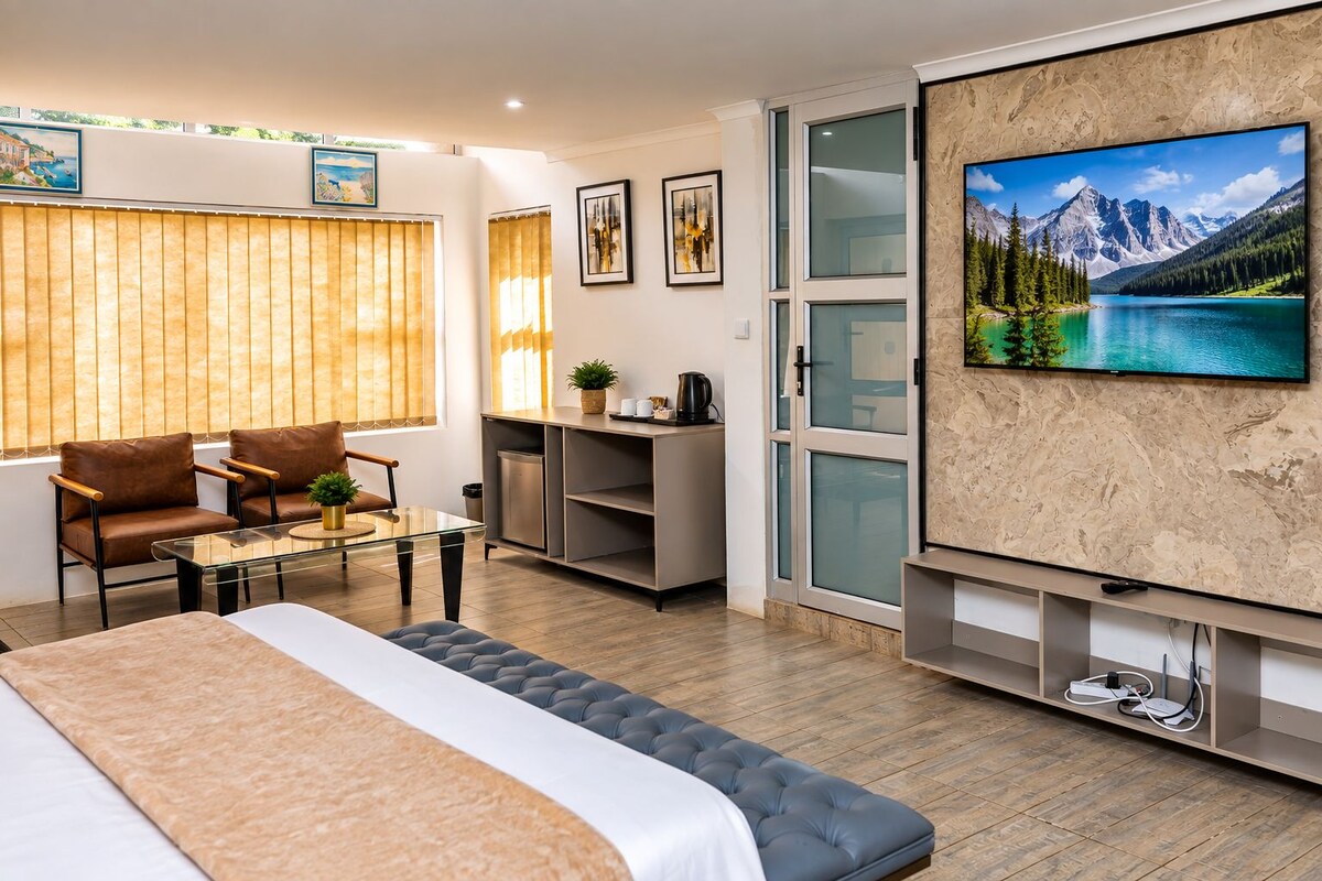 Superior King Ensuite Room 1 | 1 bedroom, premium bedding, down comforters, minibar