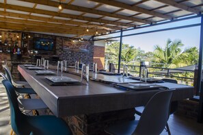 Courtyard - The Hilltop Guesthouse (Harare)