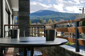 Comfort Apartment | Balcony view - RentPlanet - Apartamenty Franciszkańska (Szklarska Poreba)