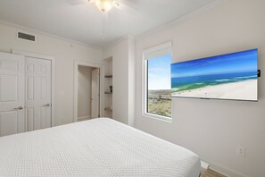 4 bedrooms, iron/ironing board, free WiFi, bed sheets - Perdido Dunes Tower 1W by Liquid Life (Orange Beach)