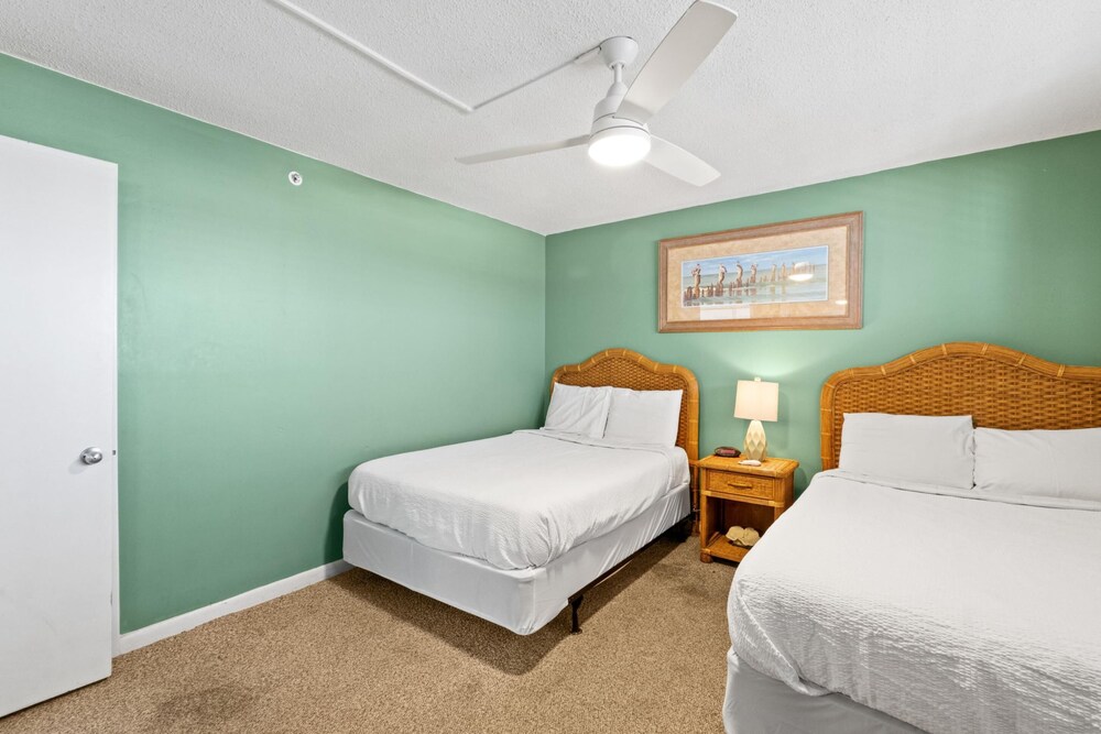 Summerhouse 1007B Beachfront, 2 Pools, Free Activities, East End