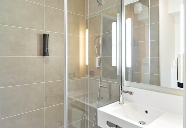 Dusche, Handtücher, Seife, Toilettenpapier