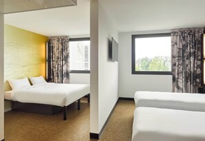 Desk, free cots/infant beds, free WiFi, bed sheets - B&B Hotel Paris Clichy-Sous-Bois (Clichy-Sous-Bois)