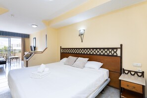 Iron/ironing board, free WiFi, bed sheets - COSTA ADEJE BEACH & SUN SEA VIEW  1 (Costa Adeje)