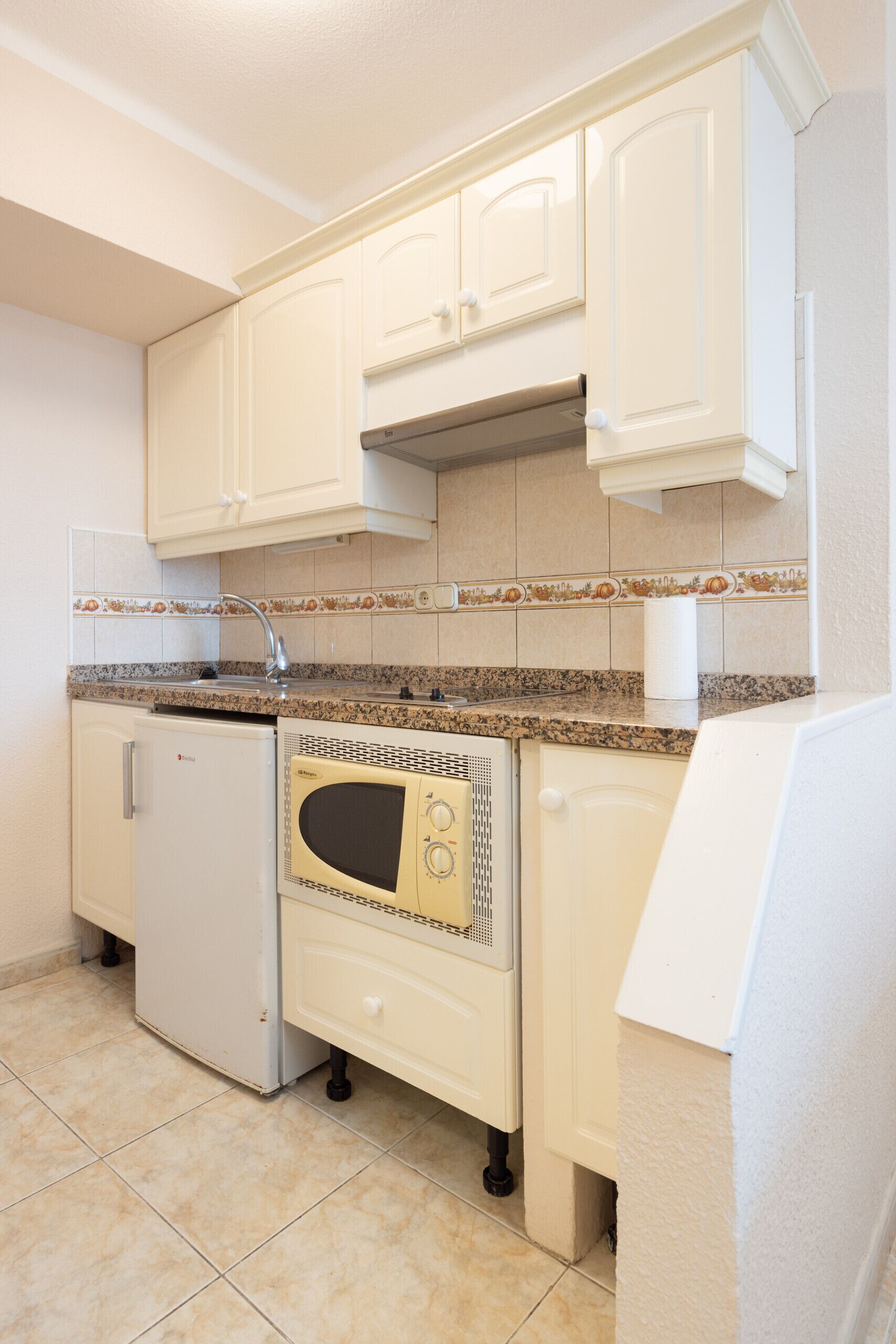 Fridge, microwave, coffee/tea maker, electric kettle