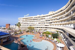 A heated pool - COSTA ADEJE BEACH & SUN 1 (Costa Adeje)