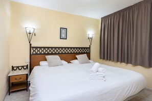 1 bedroom, in-room safe, iron/ironing board, free WiFi