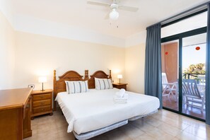 1 slaapkamer, een strijkplank/strijkijzer, gratis wifi, beddengoed