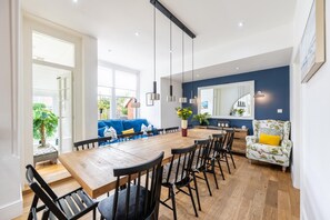 Dining - The Lymington Hub Slps 13 hot tub/chef/spa (Lymington)