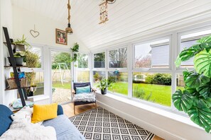 Interior - The Lymington Hub Slps 13 hot tub/chef/spa (Lymington)