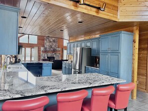 Fridge, microwave, oven, stovetop - Lighthouse Point on the Minong Flowage (Gordon)