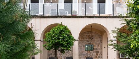 Premium Apartment, 3 Bedrooms, Garden View | Terrace/patio