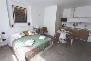 1 bedroom, iron/ironing board, WiFi, bed sheets - Apartaments KITA HOUSE in Bergamo (Bergamo)