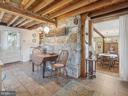 Historic Farmhouse Homestead in an idyllic, countryside setting