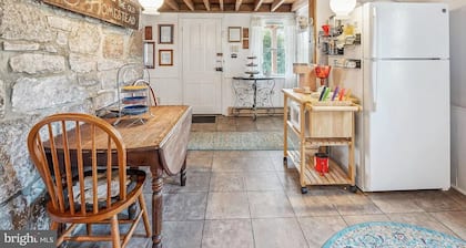 Historic Farmhouse Homestead in an idyllic, countryside setting