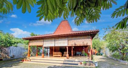 Capital O 93842 Jowo Segoro ResortNearPantai Sepanjang