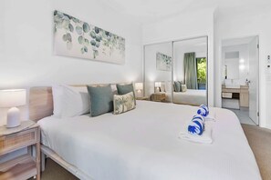 2 bedrooms, desk, iron/ironing board, travel cot