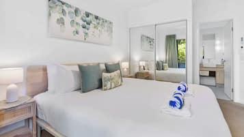 2 bedrooms, desk, iron/ironing board, travel cot