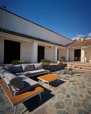 Terrace/patio - Laoriste Maison Avec Piscine Pieds Dans Leau à Solaro (Solaro)