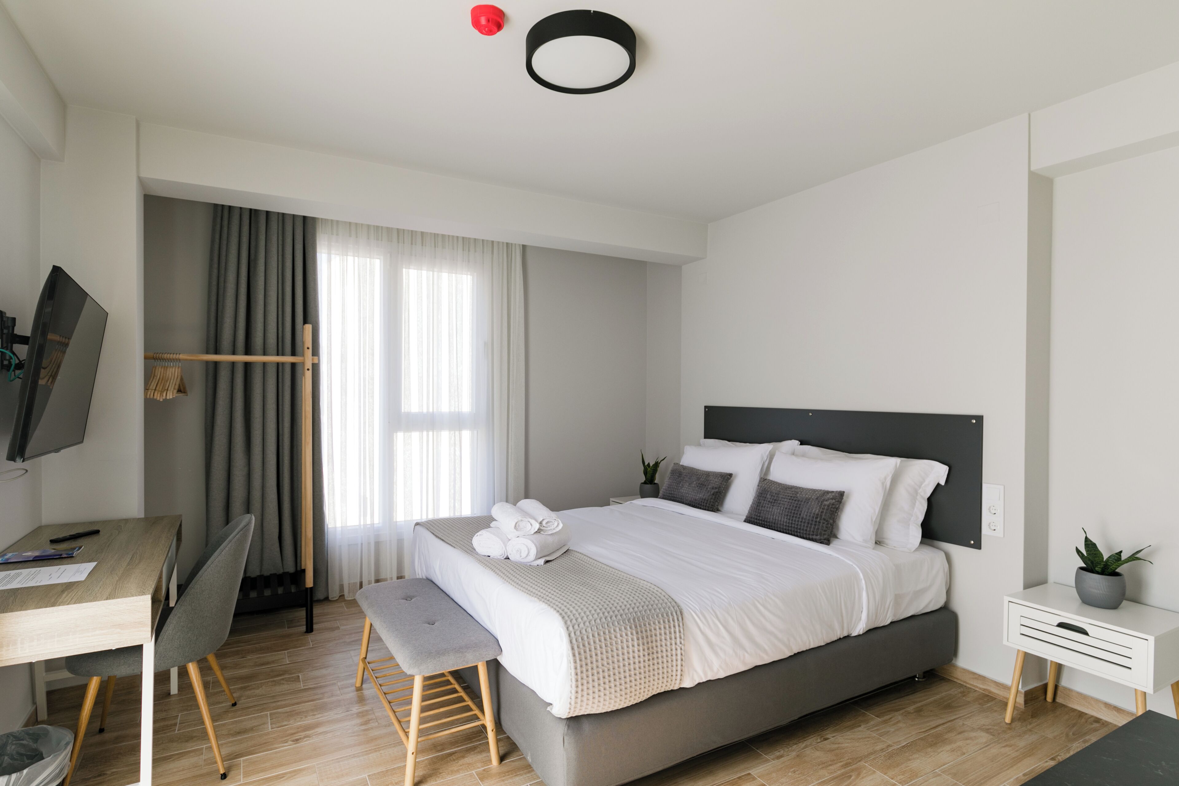 高級雙人房, 城市景 | 房內夾萬、書桌、手提電腦工作空間、遮光窗簾/窗簾