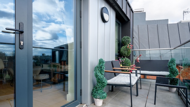 Unclassified image, 1 of 45, button - Inviting 2-bed Apartment in Watford (Watford)