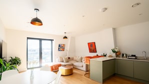 Unclassified image, 4 of 45, button - Inviting 2-bed Apartment in Watford (Watford)