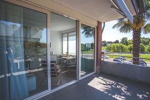 Outdoor dining - Apartaments KITA HOUSE in Bergamo (Bergamo)
