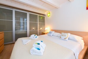 2 slaapkamers, een kluis op de kamer, een strijkplank/strijkijzer