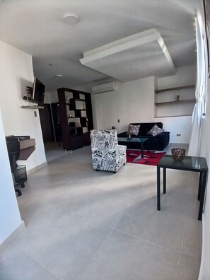 Suite | Memory-foam beds, in-room safe, individually decorated - 503 Moderno Aparta-Suite en Versalles Tipo Loft - Cali Tower Suites & Lofts (Cali)