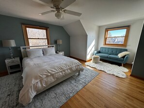 4 bedrooms, desk, free WiFi, bed sheets