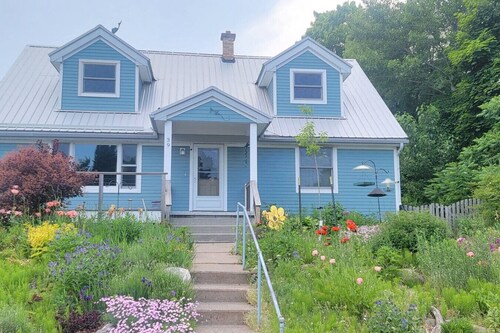 Garden Terrace, Steps from Downtown Bayfield