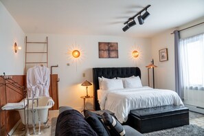 1 bedroom, desk, free WiFi, bed sheets