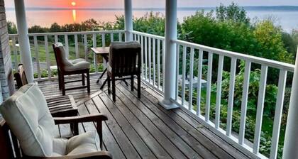 Outer Island Apartment @ The Copper Crown