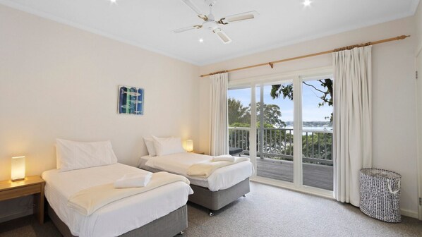 2 bedrooms, iron/ironing board, free WiFi