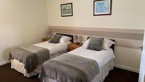 Comfort Twin Room | Individually decorated, individually furnished, free WiFi