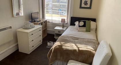 Alister Guest House