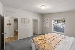 3 bedrooms, iron/ironing board, travel cot, free WiFi