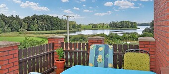 Awesome home in Carpin with kitchen