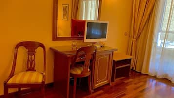 1 dormitorio, caja fuerte, escritorio y wifi gratis