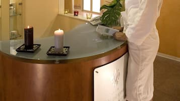 Couples treatment rooms, hot tub, steam room, hot springs, Turkish bath