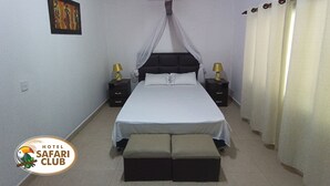 Premium bedding, blackout drapes, soundproofing, iron/ironing board - Hotel Safari Club Robore (Roboré)