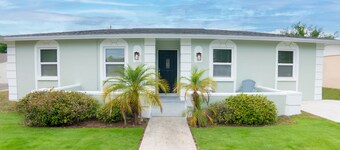 Delray House With Hot tub & Game Room